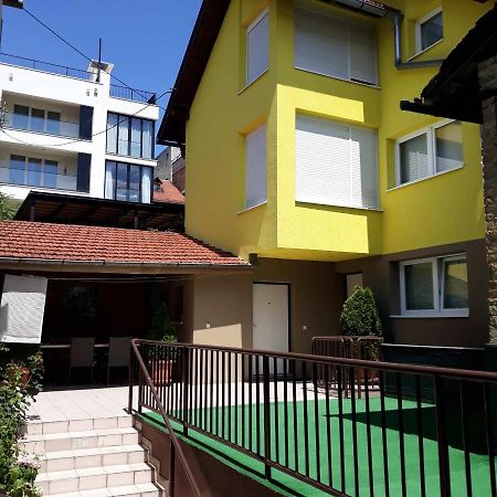 Dino'S Apartment ซาราเยโว ภายนอก รูปภาพ