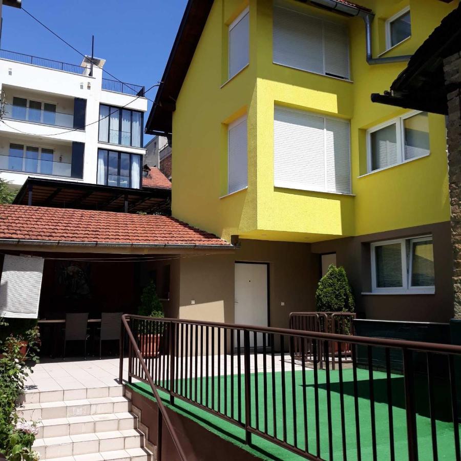 Dino'S Apartment ซาราเยโว ภายนอก รูปภาพ
