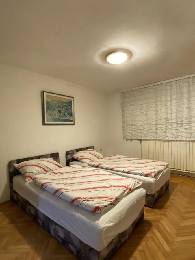 Dino'S Apartment ซาราเยโว ภายนอก รูปภาพ